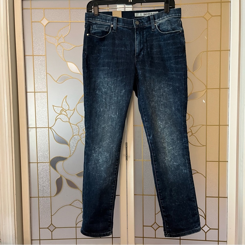 NWT DKNY Soho Mid Rise Skinny Crop Jeans, Size 8